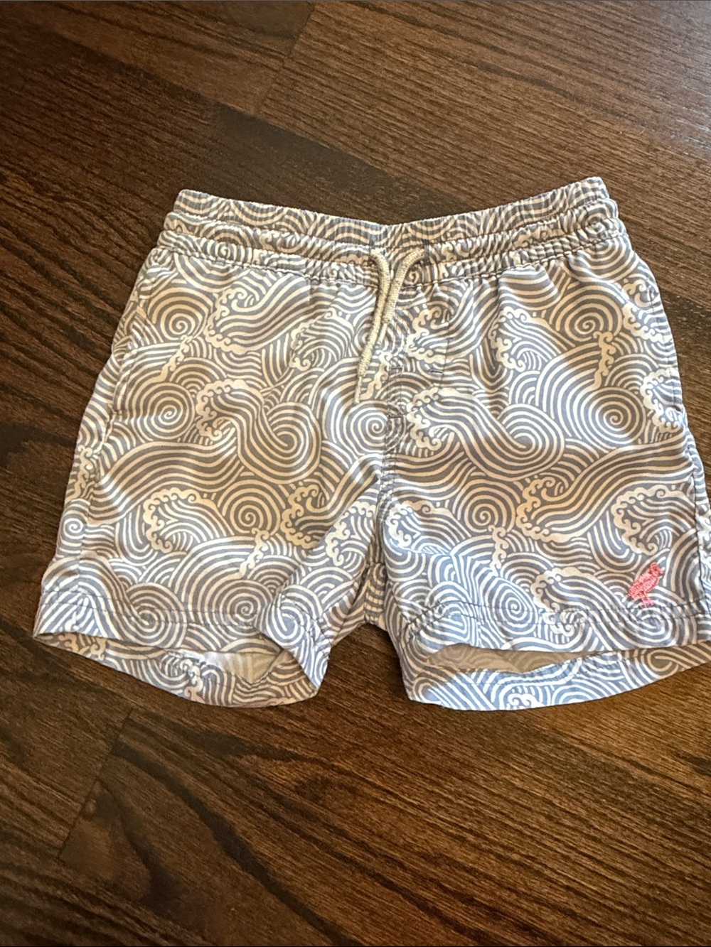 The Beaufort Bonnet Company Gray & White Wave-Print Kids Swim Trunks